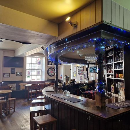 The Royal Oak Hotel Corsham Bagian luar foto