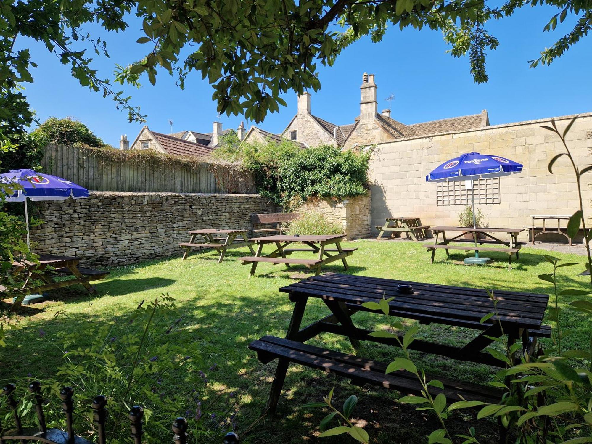 The Royal Oak Hotel Corsham Bagian luar foto