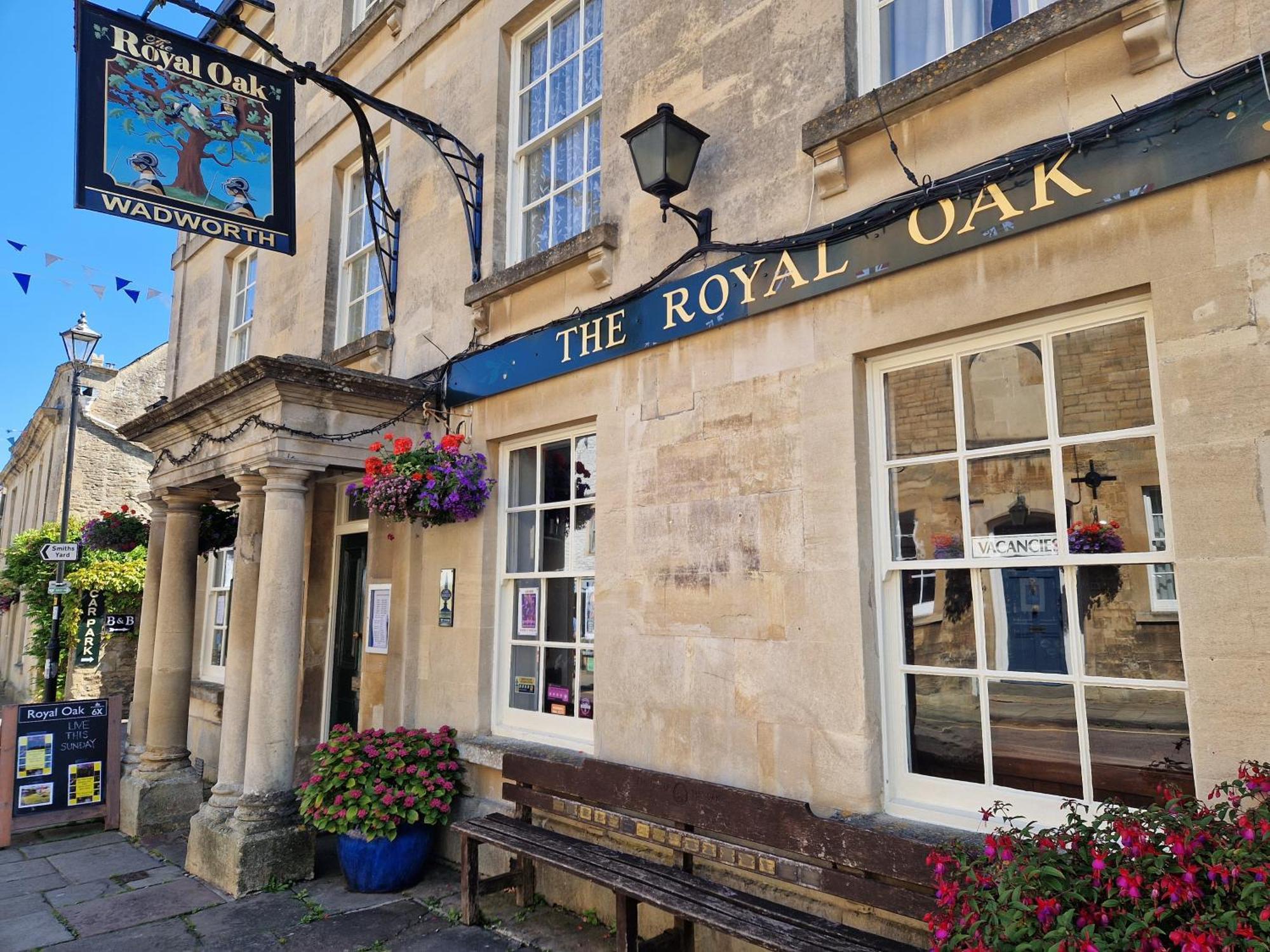 The Royal Oak Hotel Corsham Bagian luar foto